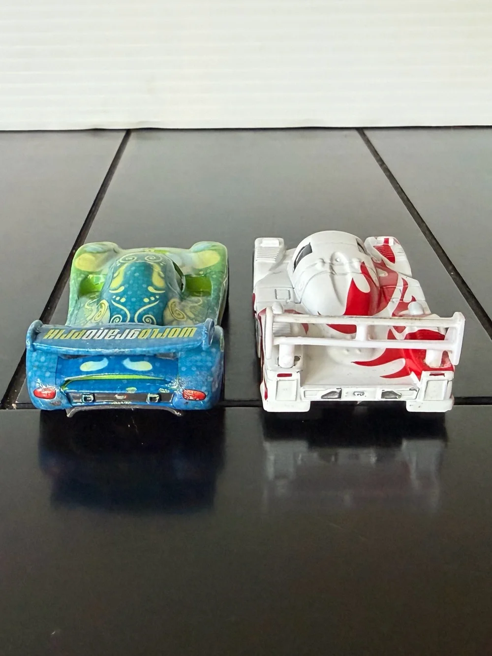 Disney Pixar Cars 2 Carla Veloso & Shu Todoroki 1:55 diecast cars